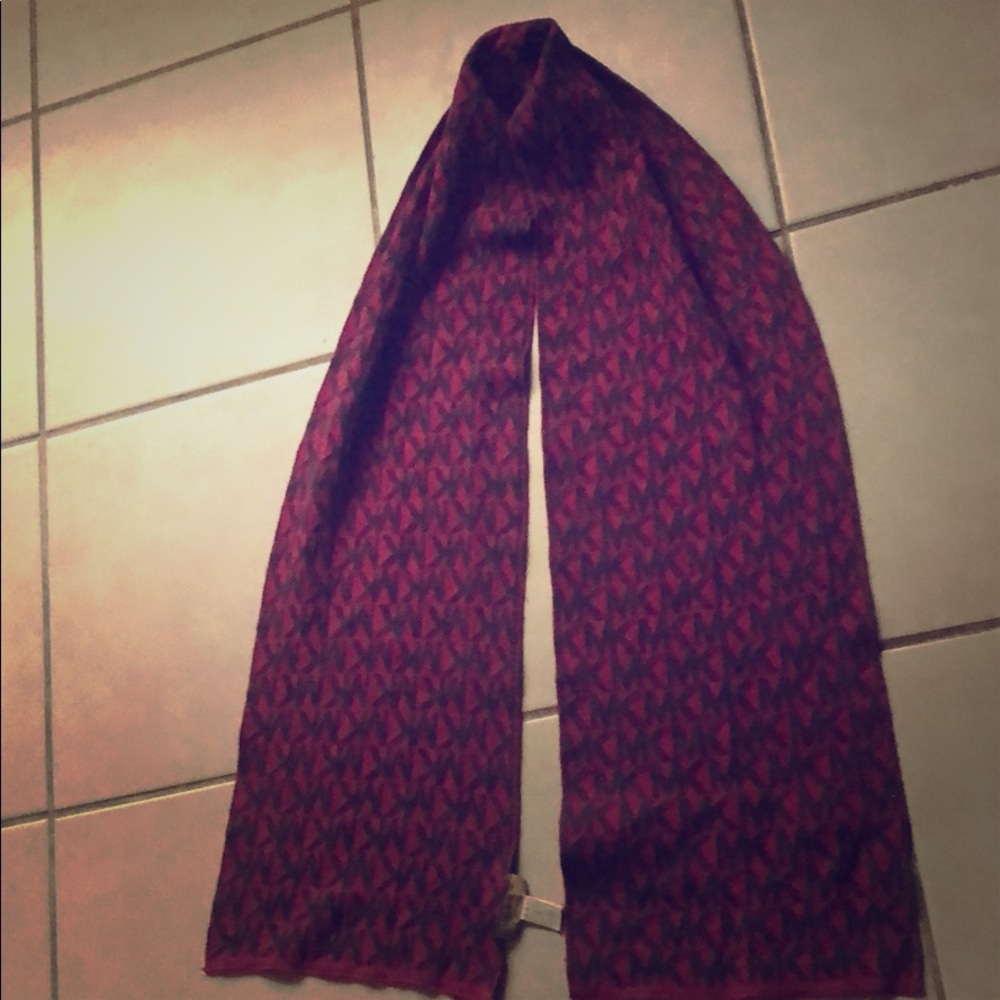 Michel Kors scarf